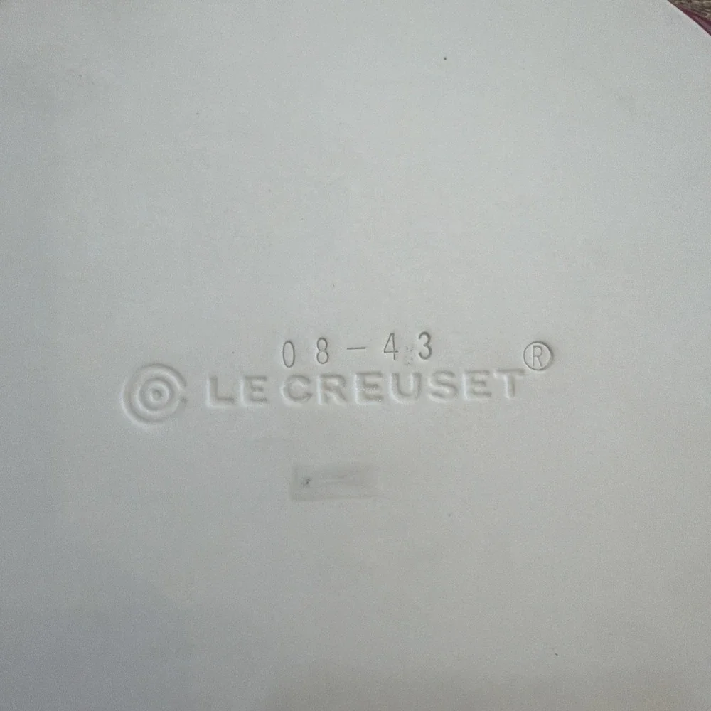 Le Creuset Stoneware Fluted Flan /Pie Baking Dish 10